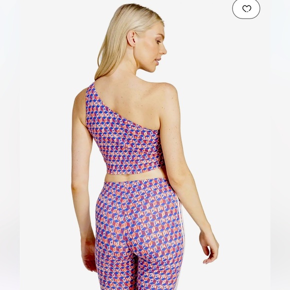 NWT Adidas x Farm Rio Set. Size: Small. Excellent condition 💙 ❤️ - Picture 3 of 15